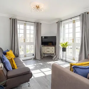 The Boulevard - Stunning 3 Bedroom With Free Parking York