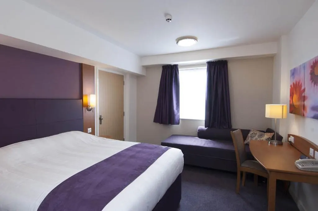 Premier Inn Birmingham South - Hall Green מלון
